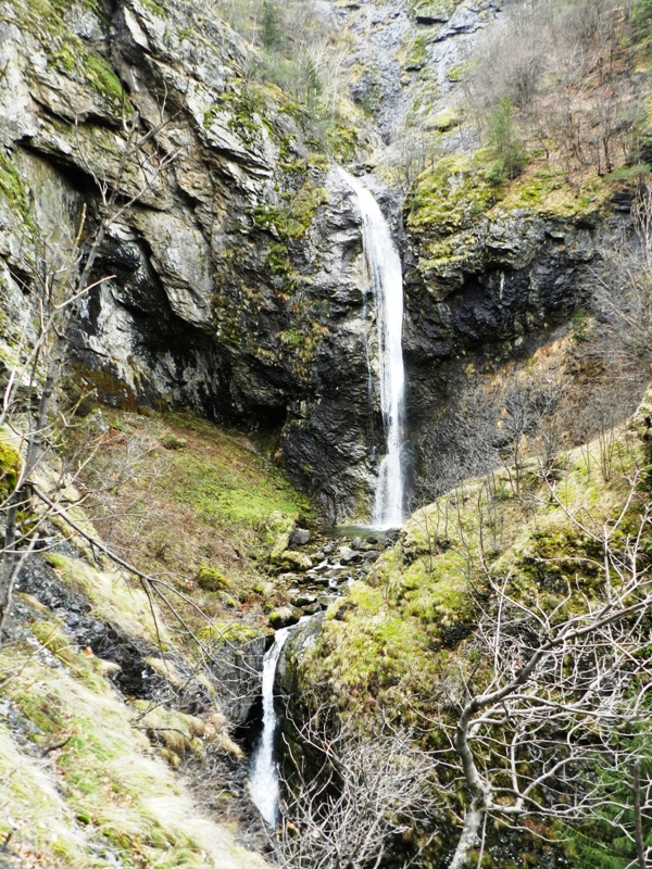 vodopad gorica do selo ovcharica.JPG